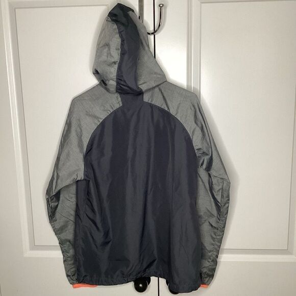 Ladies Under Armour Lightweight hooded Rain Jacket‎ Large gray - Picture 3 of 4